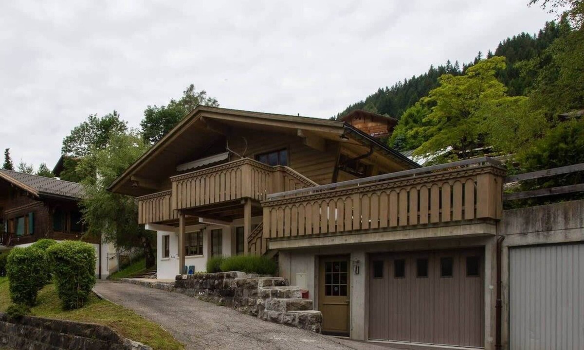 Rougemont Ski Chalet | Alp Sunrise - Top View Cozy Chalet