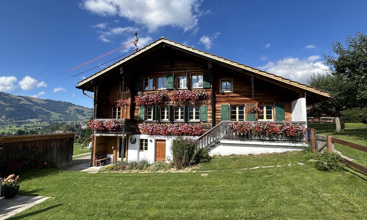Zweisimmen Nr Gstaad Apartment | Alpenchalet Haldeli Dachwohnung by Interhome
