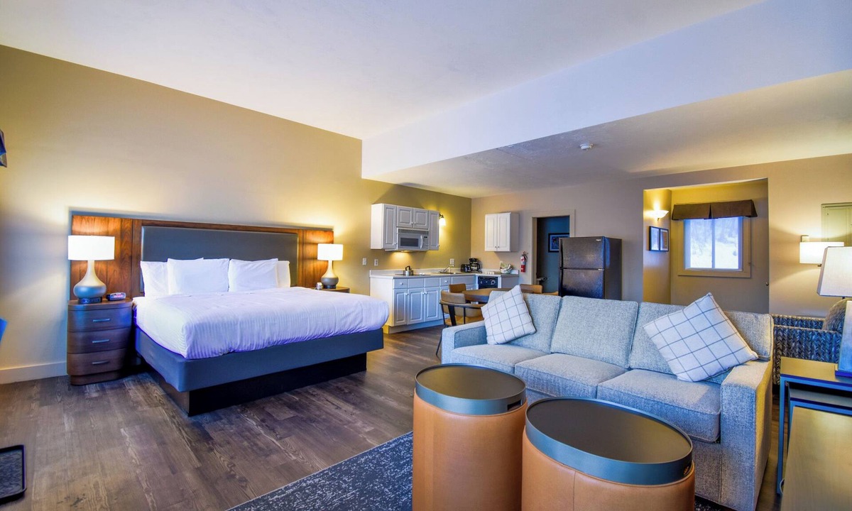 Bartlett Hotel | Alpenglow Lodge