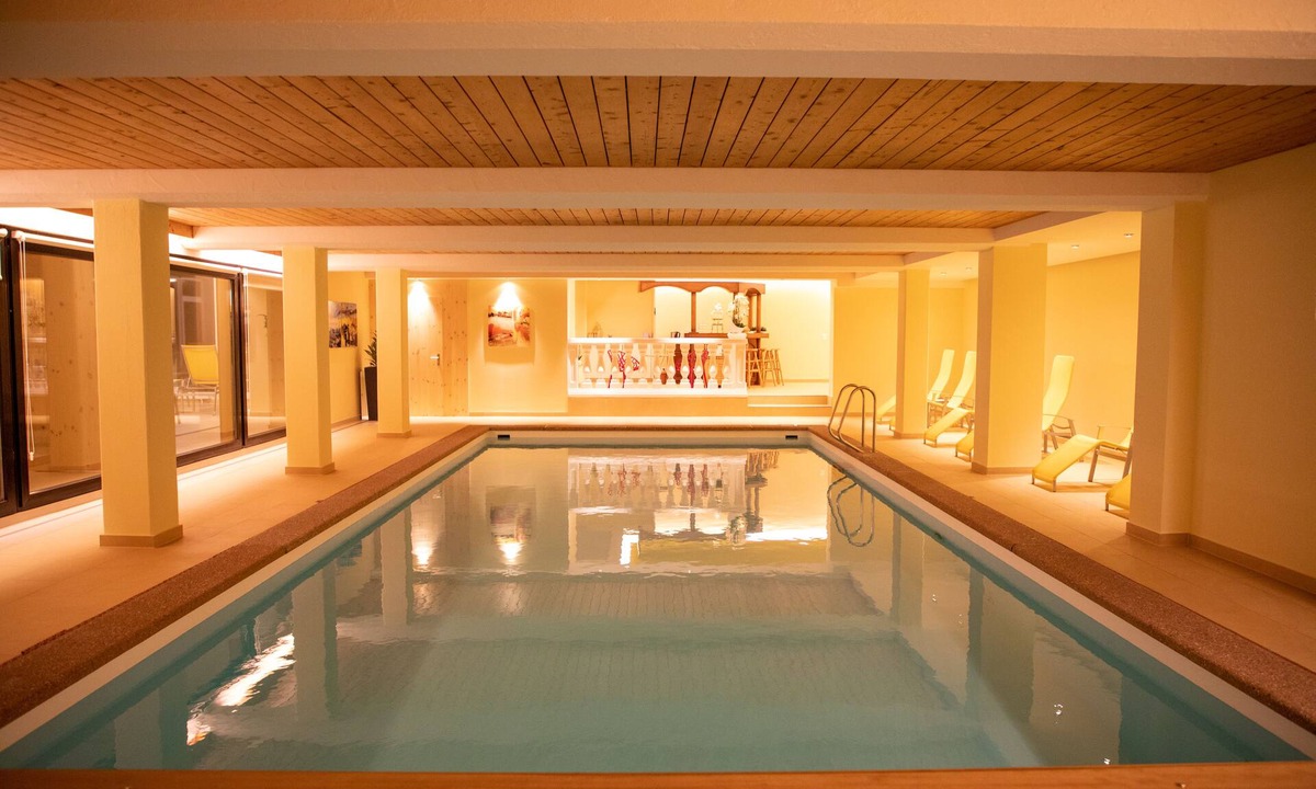 Tavanasa Hotel | Alpenlodge Val Gronda