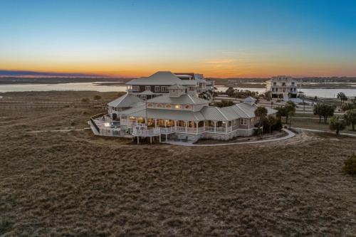 Inlet Harbour House | Alpha At The Point