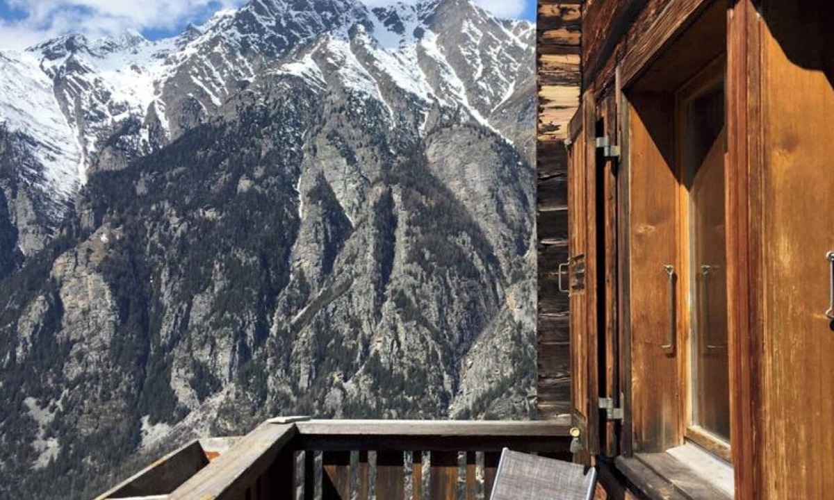 Gasenried Apartment | Alpia 26 - 2 room apartment in a traditional Valais house