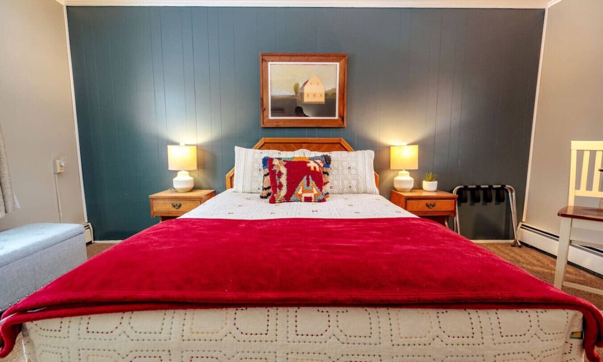 Manchester Center Bed & Breakfast | Alpine 5, cozy Vermont retreat