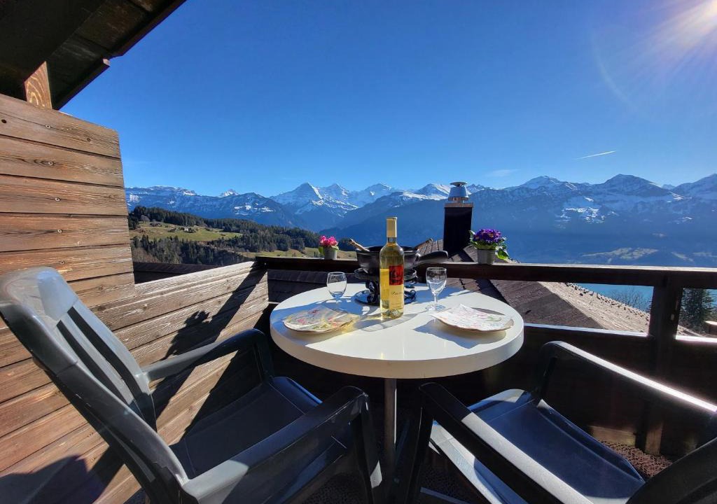 Beatenberg Apartment | Alpine Balcony 2-Room apartment