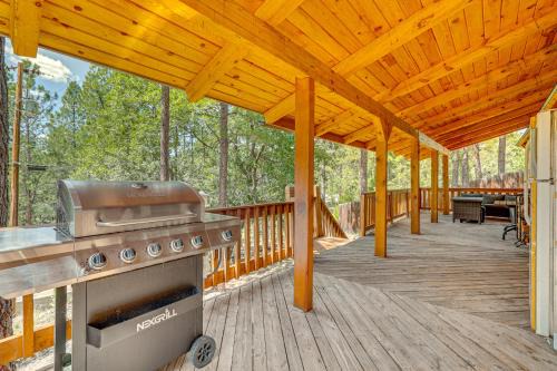 Alpine House | Alpine Cabin w/Deck: 3 Mi to Luna Lake!