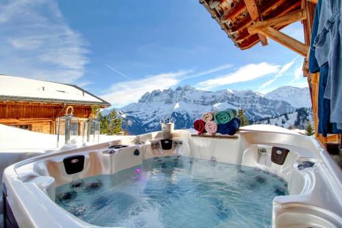 Val d'Illiez Ski Chalet | Alpine chic Chalet Jaccuzi Sauna