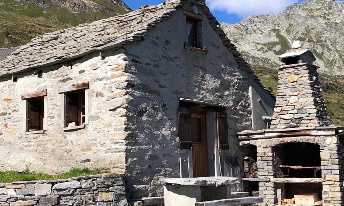 Bosco Gurin House | Alpine cottage "Casi Hütte" with a fascinating view