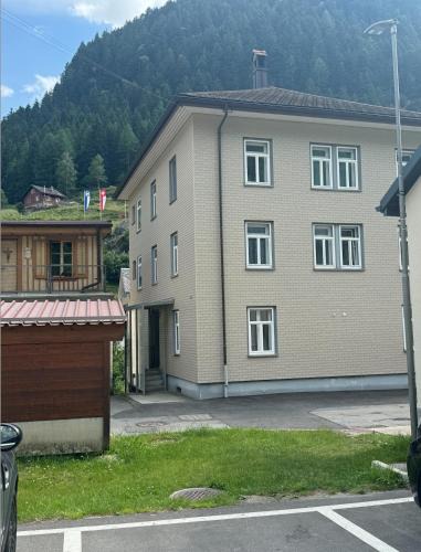Goeschenen Apartment | Alpine Haus