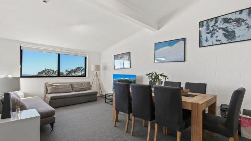 Hotham Heights Apartment | Alpine Heights 02