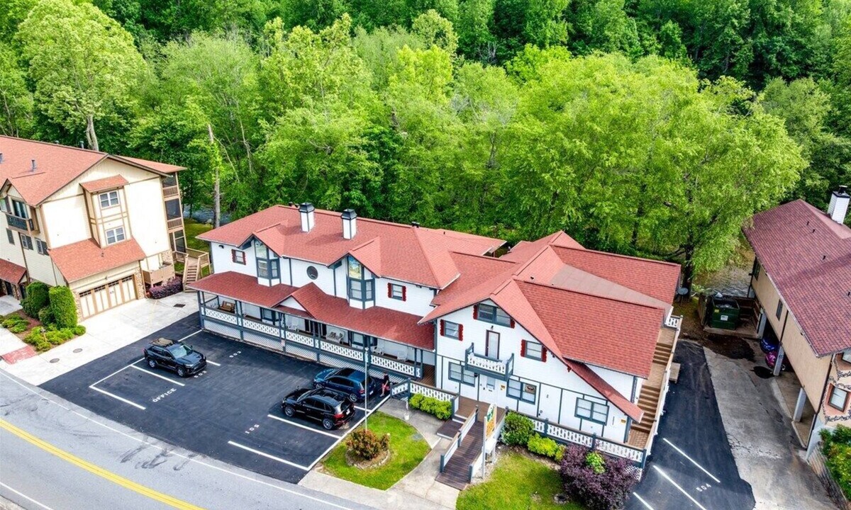 Helen Condo | Alpine River Suites #502 - Riverfront Condo