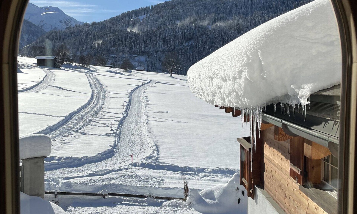 Klosters Dorf Apartment | Alpine Style Swisshomebnb