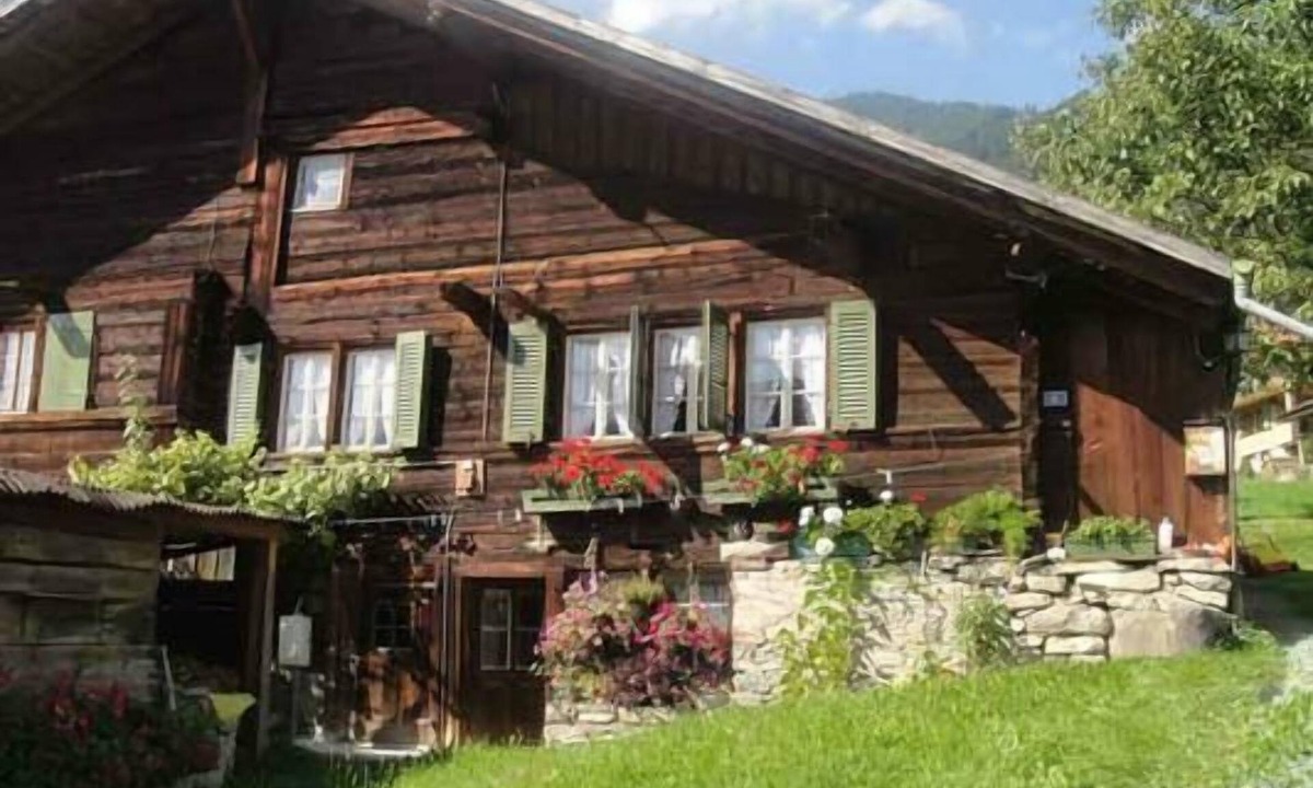 Frutigen House | Alpine view north