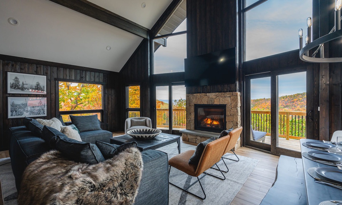 Keezletown House | Alpine Vista- One of the best views- Brand New Renovations -3 King Beds!