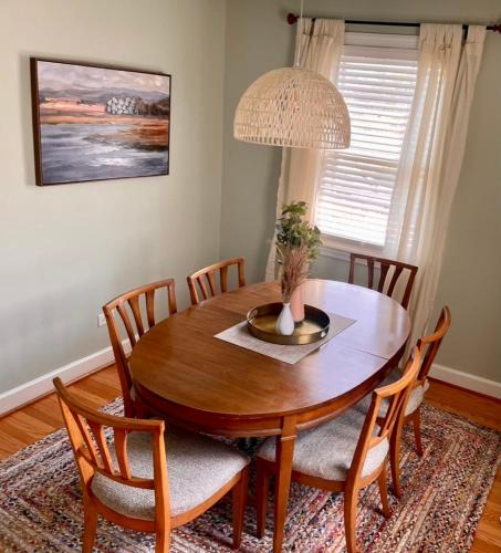 Belmont House | Altavista House - Renovated, Charming, & Walkable