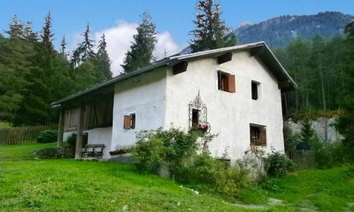 Sent House | Alte typische Engadinermühle by Interhome
