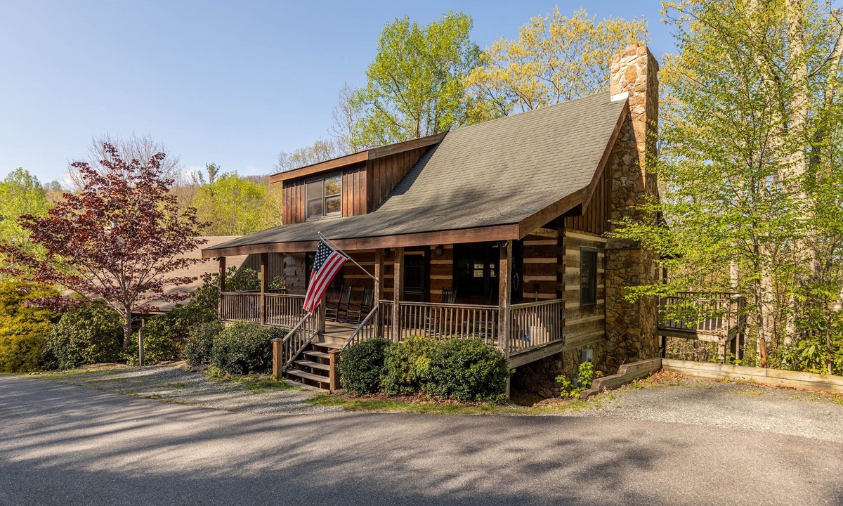 Seven Devils Cabin | Altitude Adjustment - Seven Devils cabin with Hot Tub, Pet Friendly, Fireplace