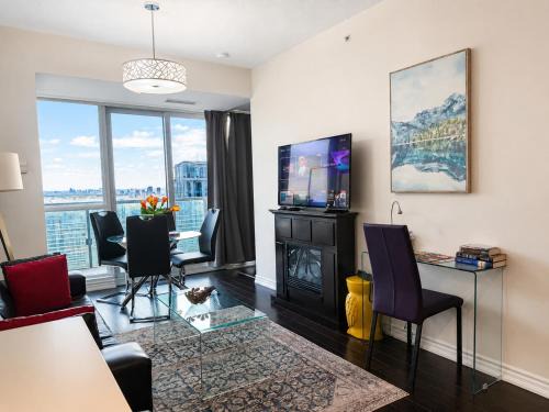 Bay Street Corridor Apartment | Altitude Suites on Yonge - Downtown Toronto Near SickKids & Eaton Centre