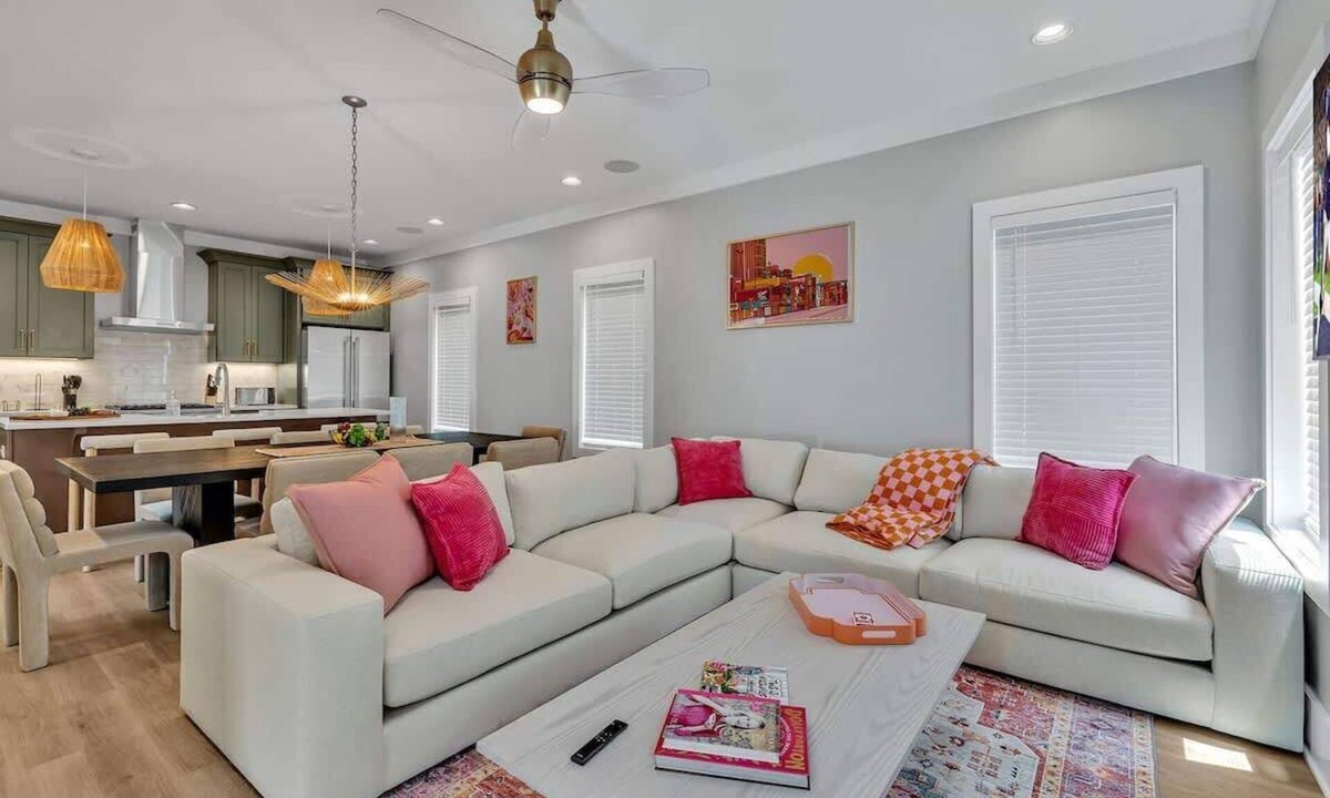 Berry Hill House | Alto- Lrg Private Rooftop- Mins to Broadway & 12 S