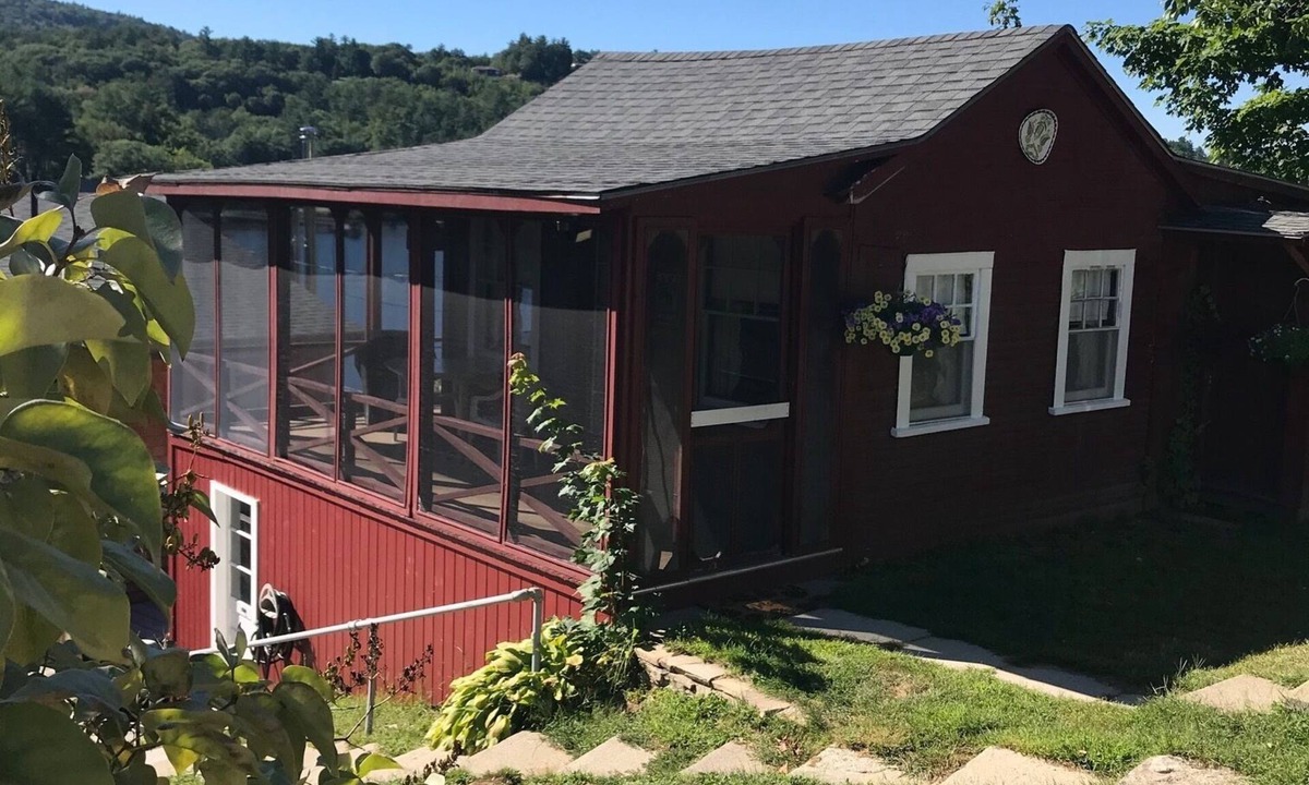 Alton Bay Cottage | Alton Bay Winnipesaukee Cottage