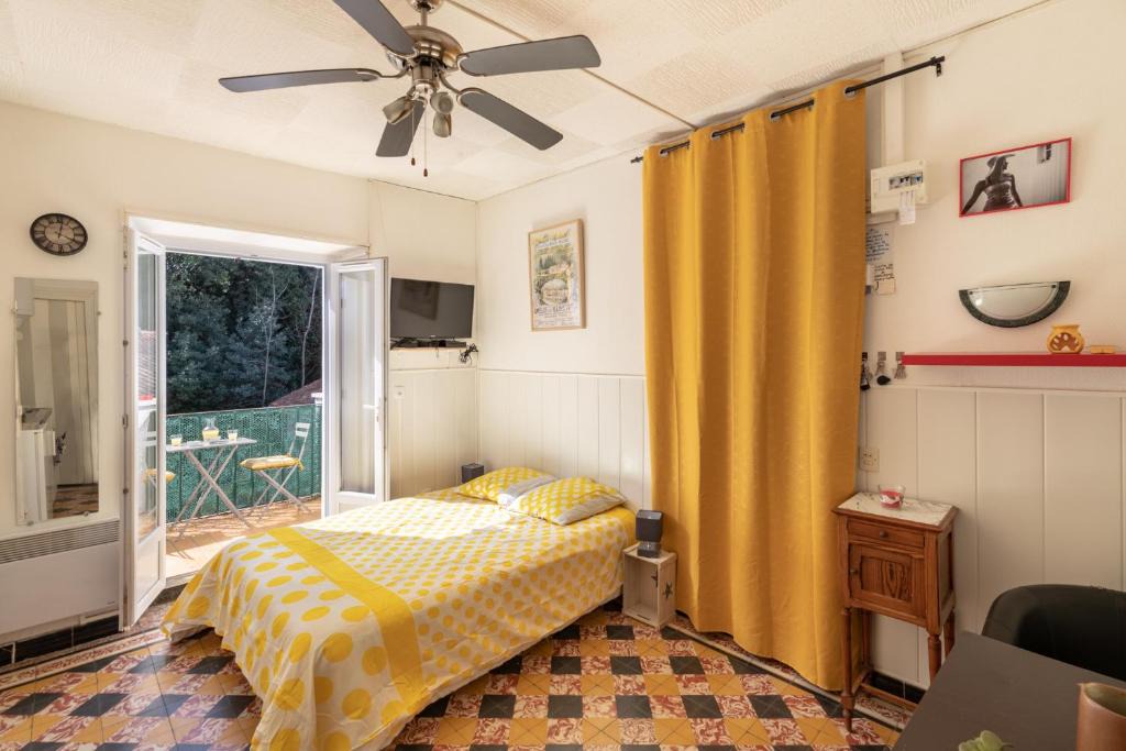Amelie-les-Bains-Palalda Apartment | Amélie "vintage dream studio" with Sunny Terrace