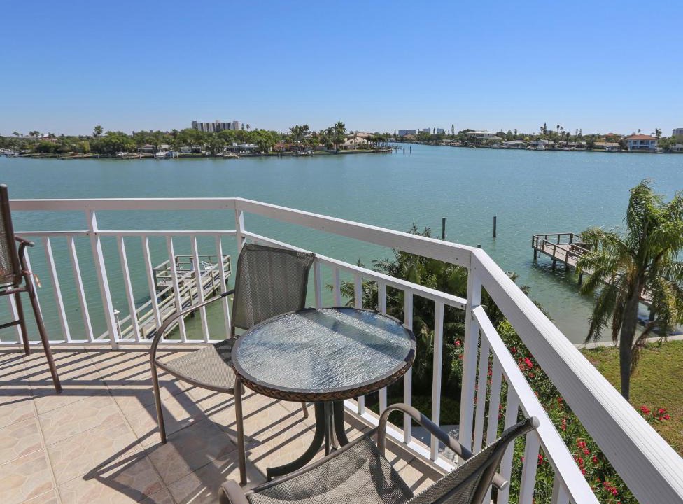 Treasure Island House | Amadeus 10