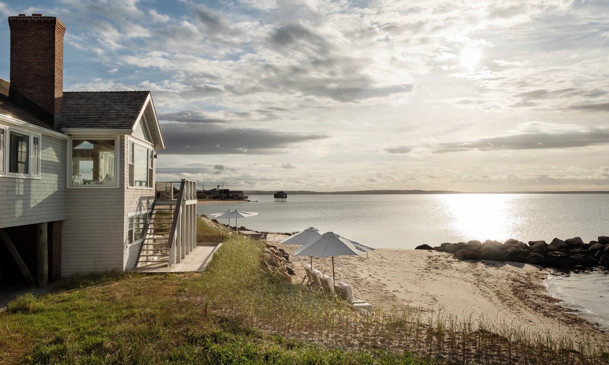 Napeague House | Amagansett Waterfront - Designer Home & Private Beach