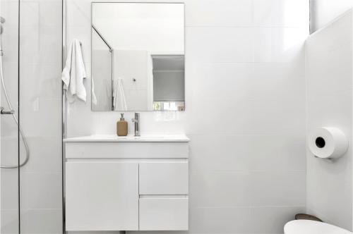 Adelaide Central Business District Apartment | Amalfi Urban Loft By Host Solutions