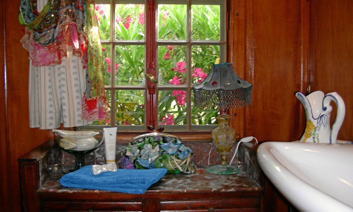 Plan-de-la-Tour Cabin | Amandari fairground trailer