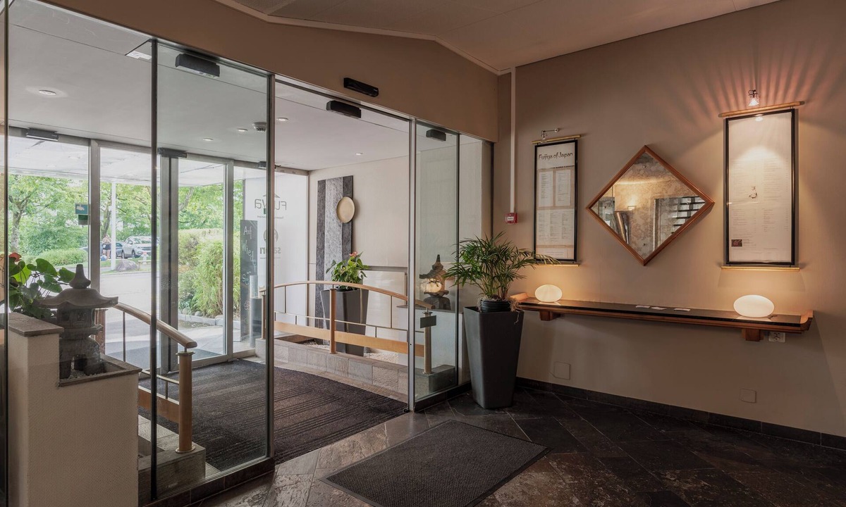 Glattbrugg Hotel | Amanthos Living Zürich Airport (Self Check In)