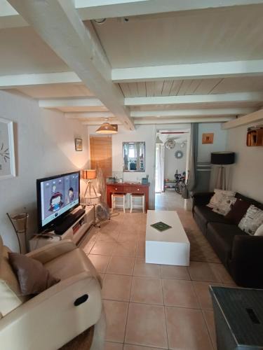 La Couronne Apartment | AMARA DOS