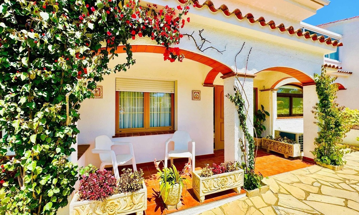 Santa Cristina de Aro Villa | Amata CostaBravaSi - A/C, BBQ, outdoor dining area