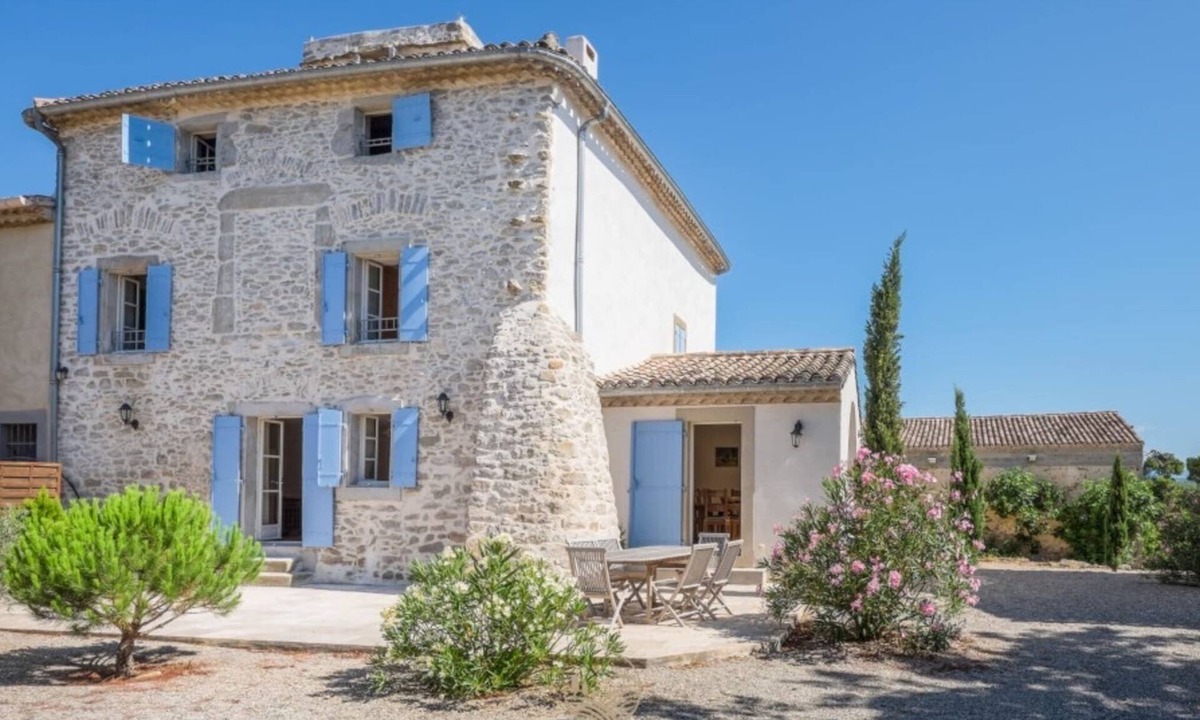 Trebes Apartment | Amazing 17th century House refurbished