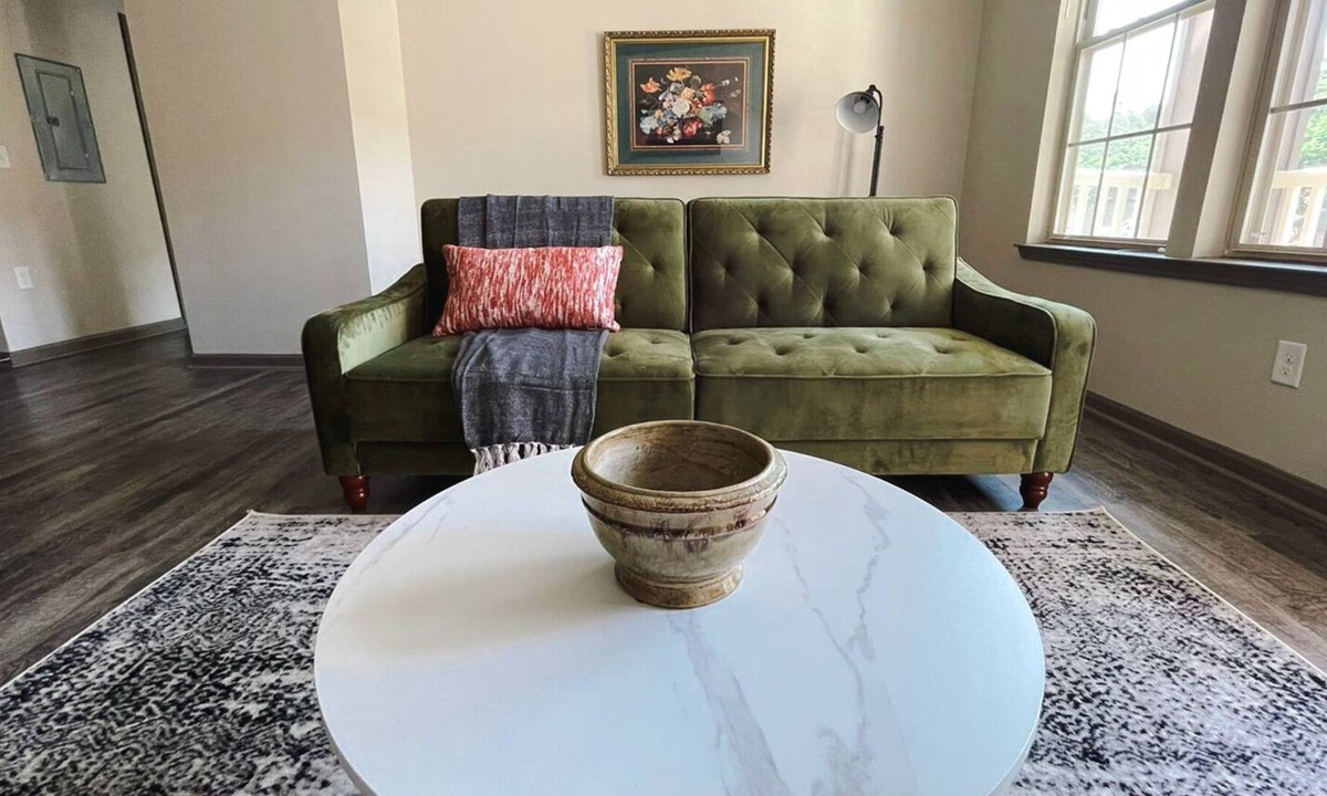 Ferndale Apartment | Amazing 1BD/1BA w/Balcony + Gym - Little Rock
