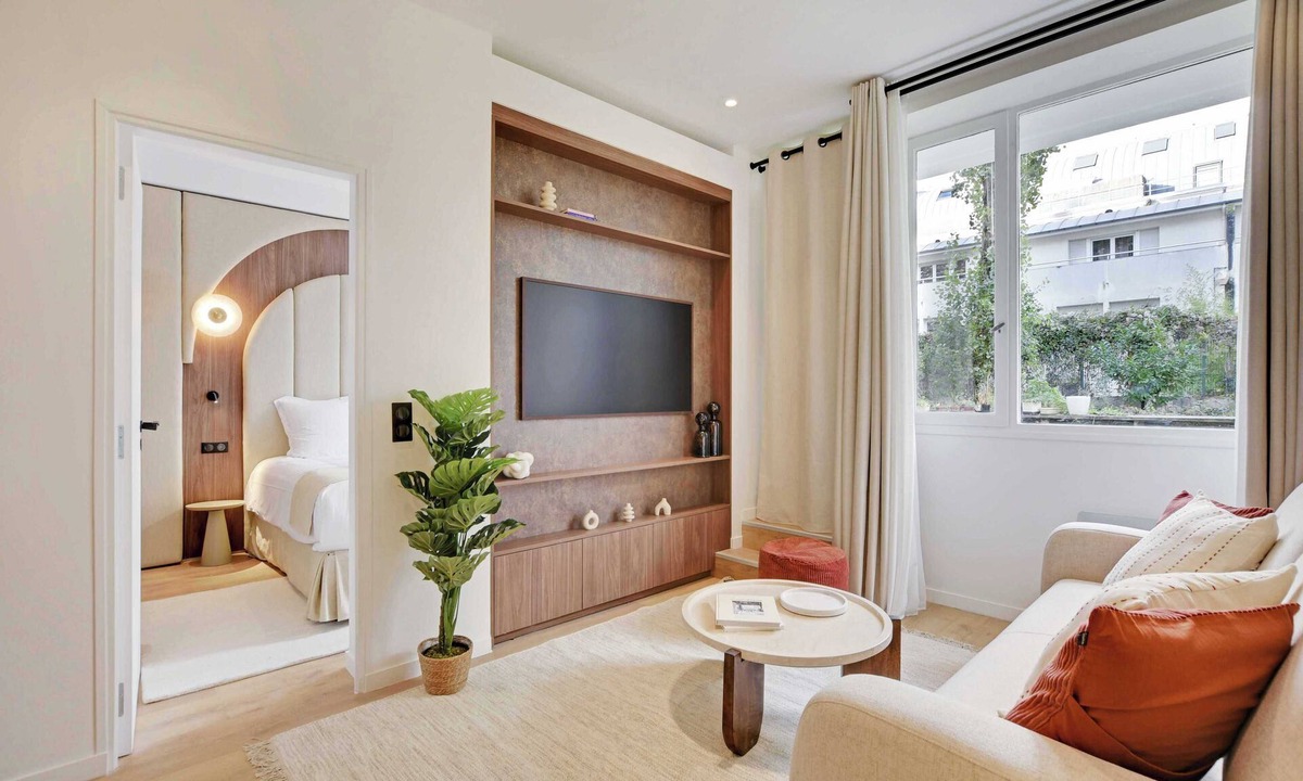 Quartier de la Chapelle Apartment | Amazing 2-bedroom apartment with AC in lively Paris