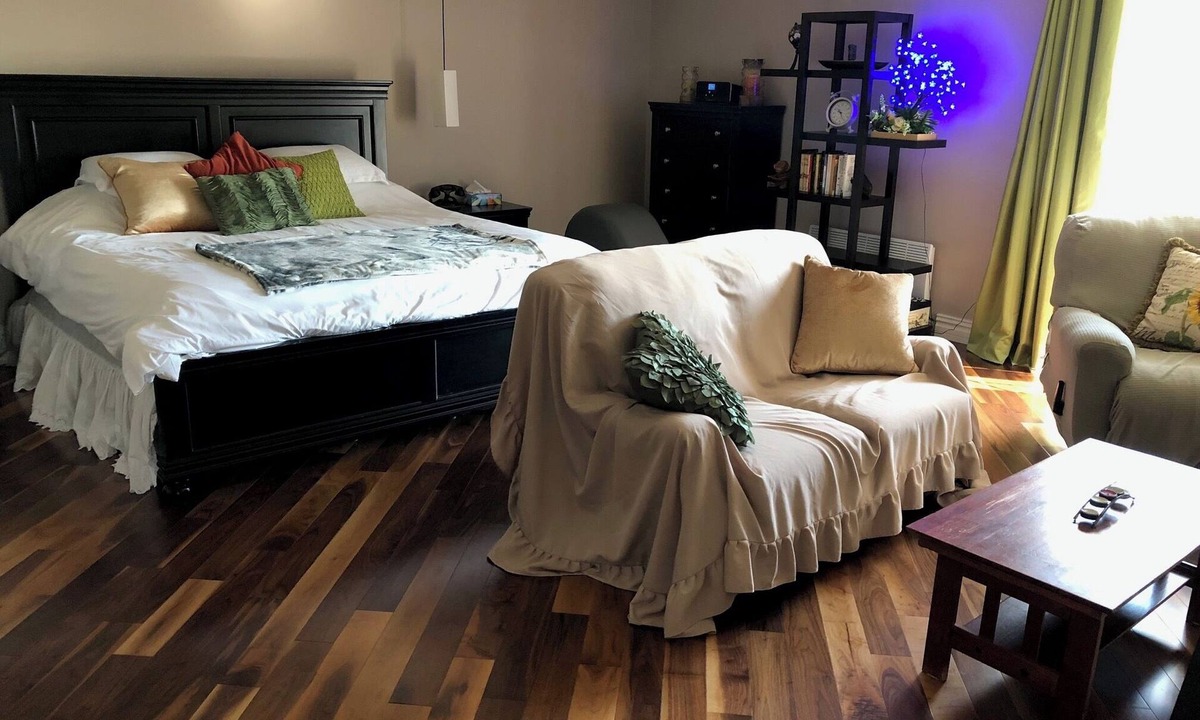 Quartier 4-3 House | Amazing 2-bedroom bungalow with a SPA in charming Québec