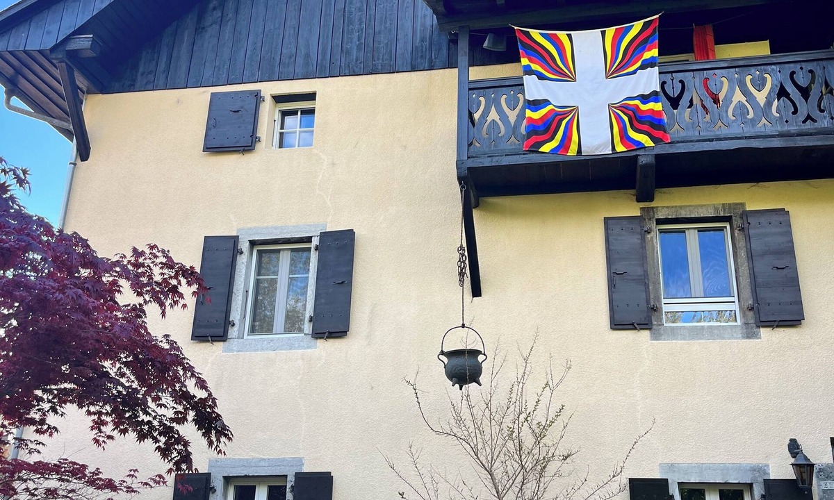 Ollon House | Amazing 3-bedroom house with WiFi in charming historic St Triphon
