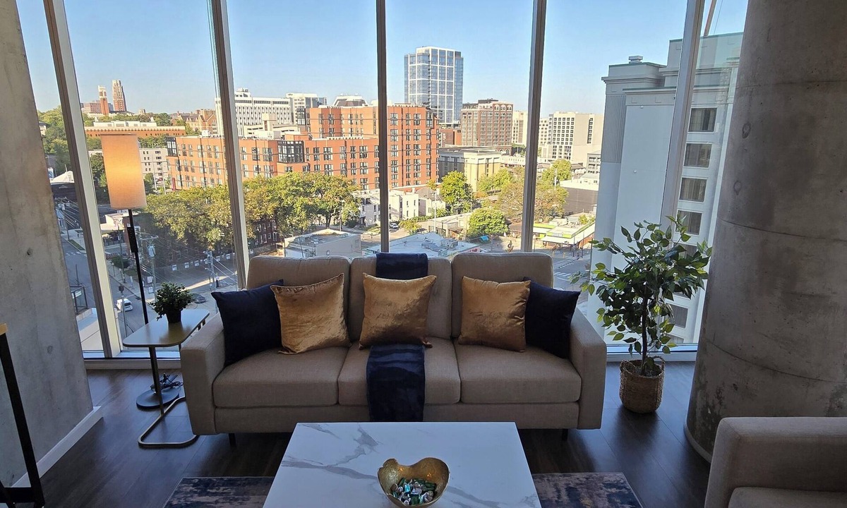 Music Row Apartment | Amazing 3BR/3BA - VIP 5-Star - Music Row Retreat