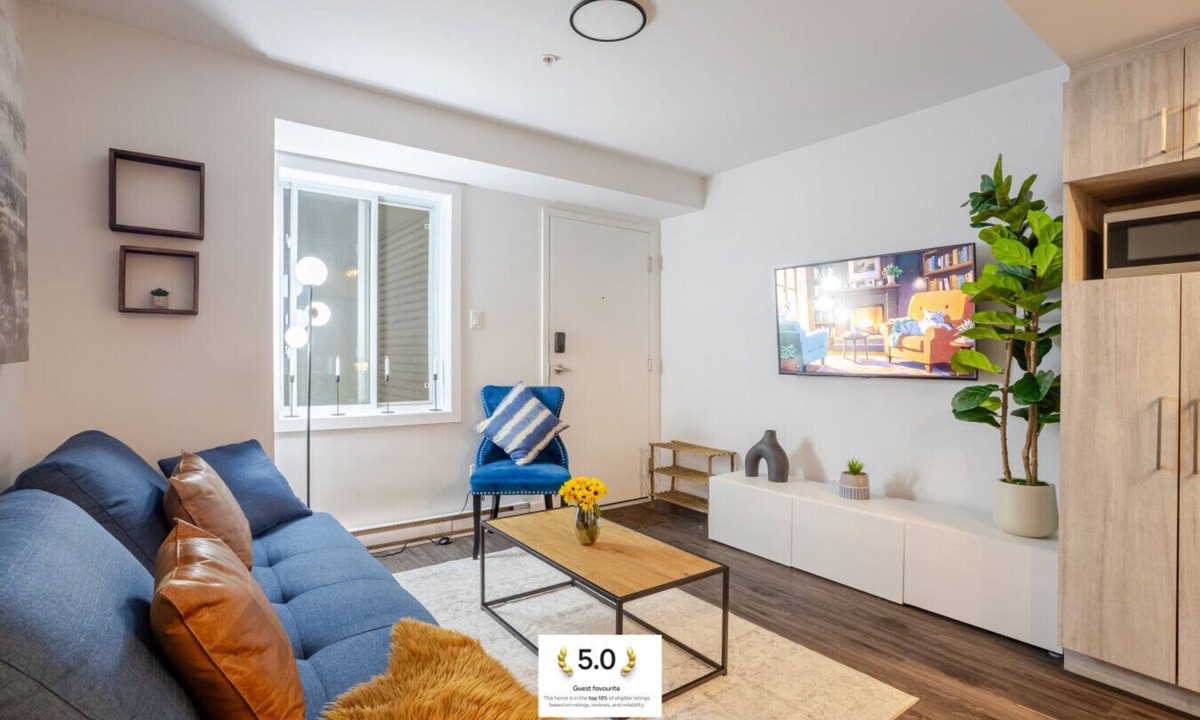 Griffintown Apartment | Amazing 4 Bedroom Unit in Downtown