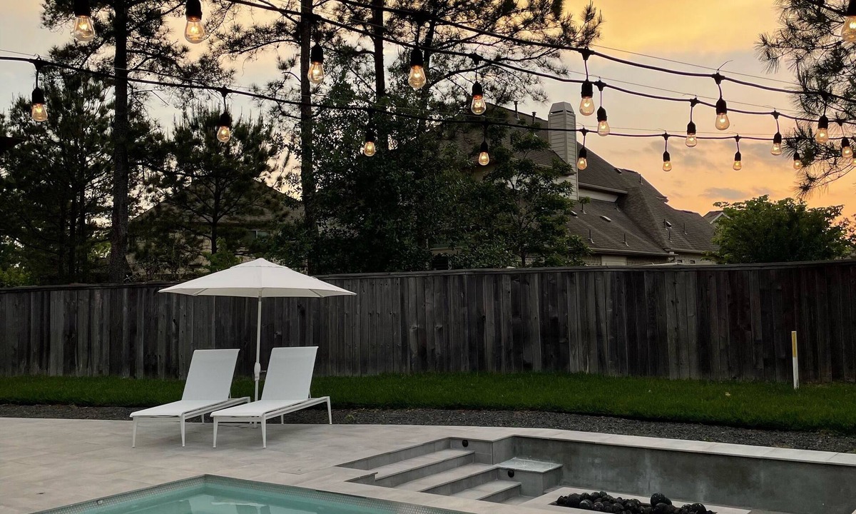 Tomball House | AMAZING 4 BR home w NEW pool & sunken fire pit!
