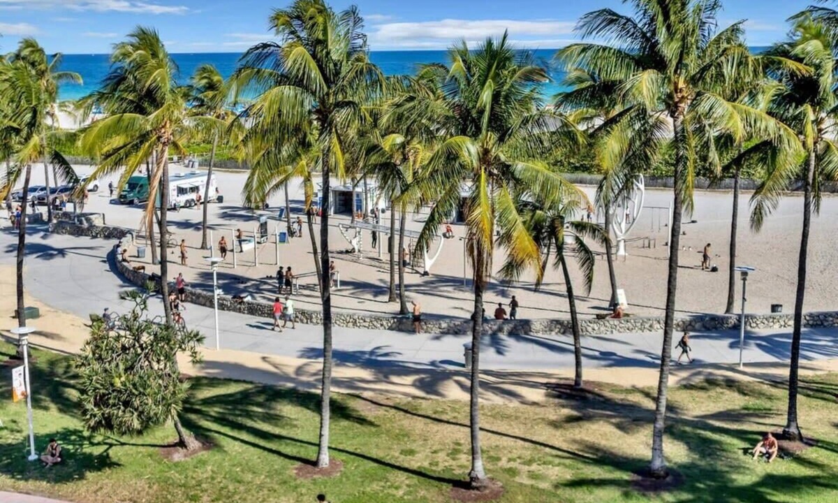 South Beach Apartment | Amazing 4BR direct oceanfront PH by YouRent!