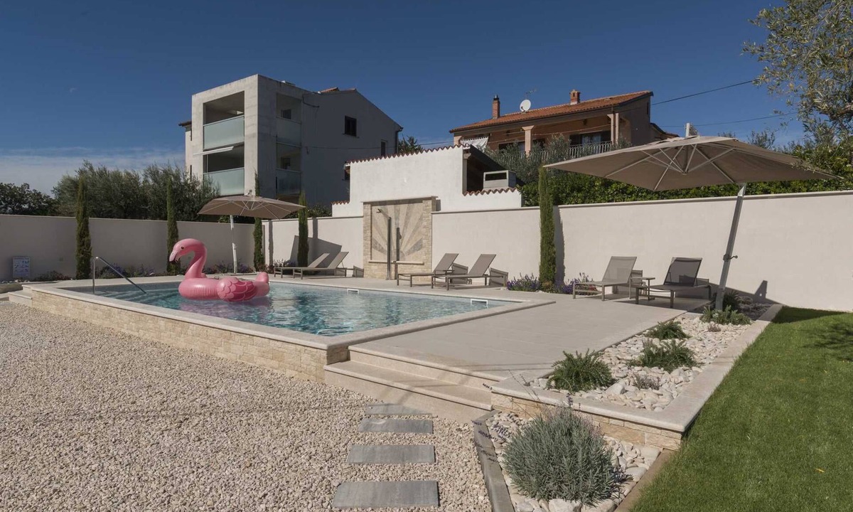 Valica Villa | Amazing 5-BR villa with pool only 2 km from the beach