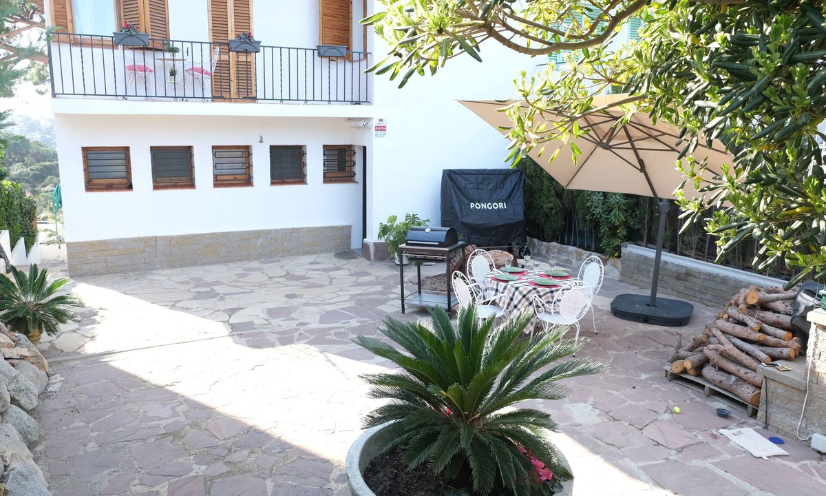 Lloret de Mar Ski Chalet | Amazing and Spacious house in Cala Canyelles.