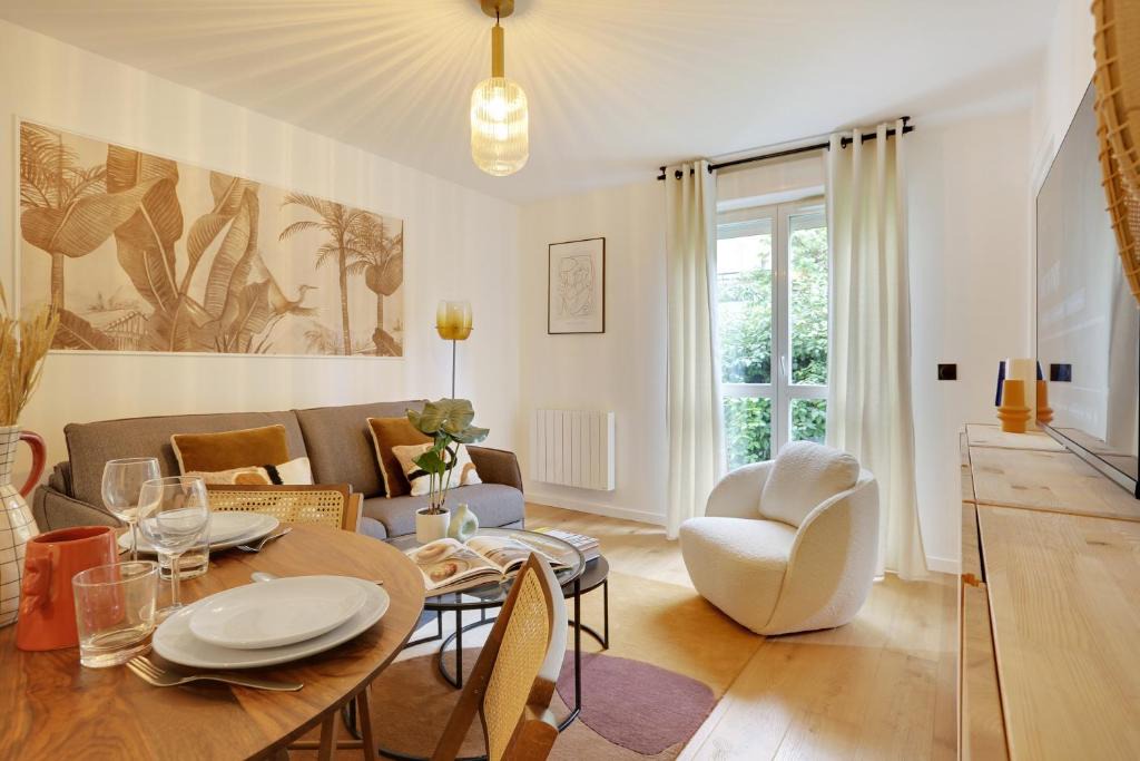 Danube Apartment | Amazing apartment 4P/1BR with small garden