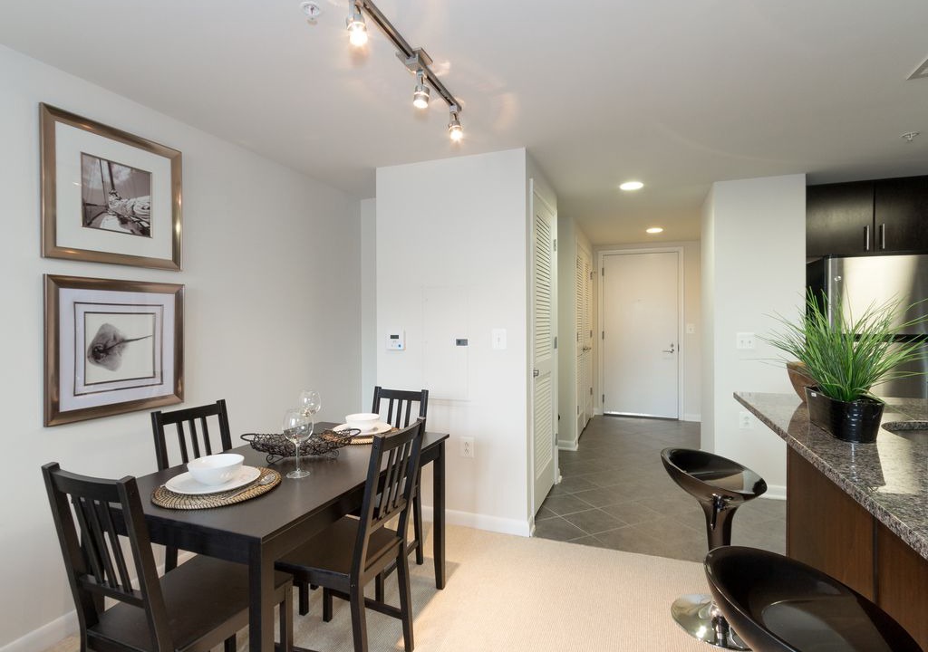 Aurora Highlands Apartment | Amazing! Apartment In Arlington