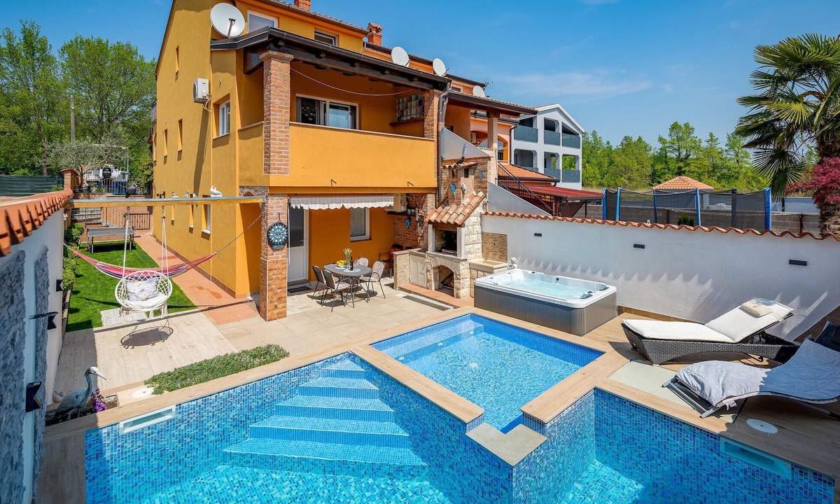 Porec Apartment | Amazing apartment in Baderna