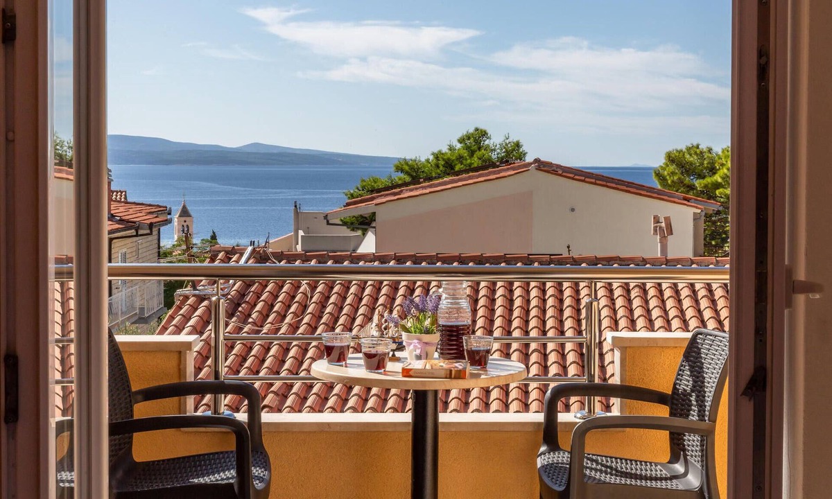 Baska Voda Apartment | Amazing apartment in Baska Voda