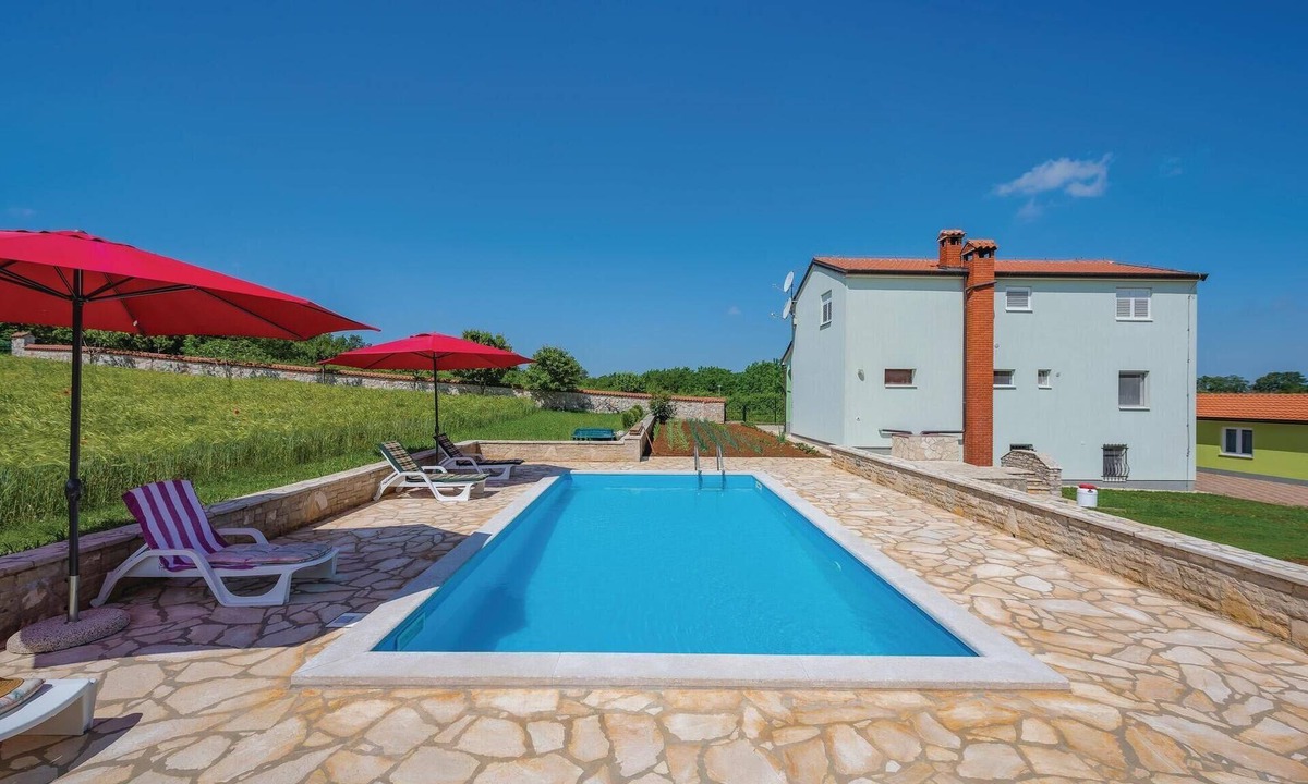 Sveti Lovrec Apartment | Amazing apartment in Sv.Lovrec with swimming pool
