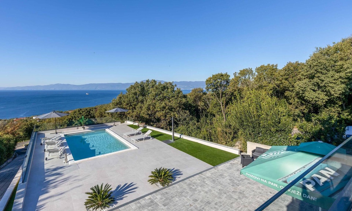Kostrena Apartment | Amazing apartment in Kostrena with swimming pool