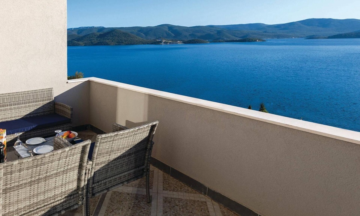 Komarna Apartment | Amazing apartment in Klek with house sea view