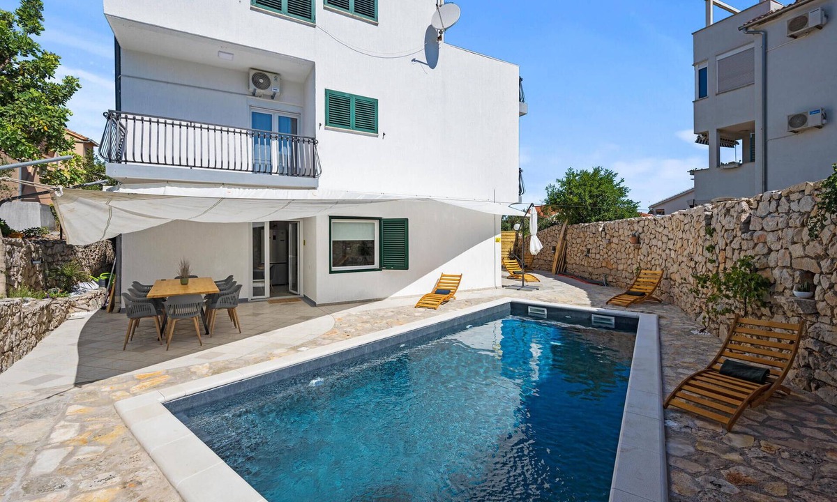 Susica Apartment | Amazing apartment in Murter with WiFi